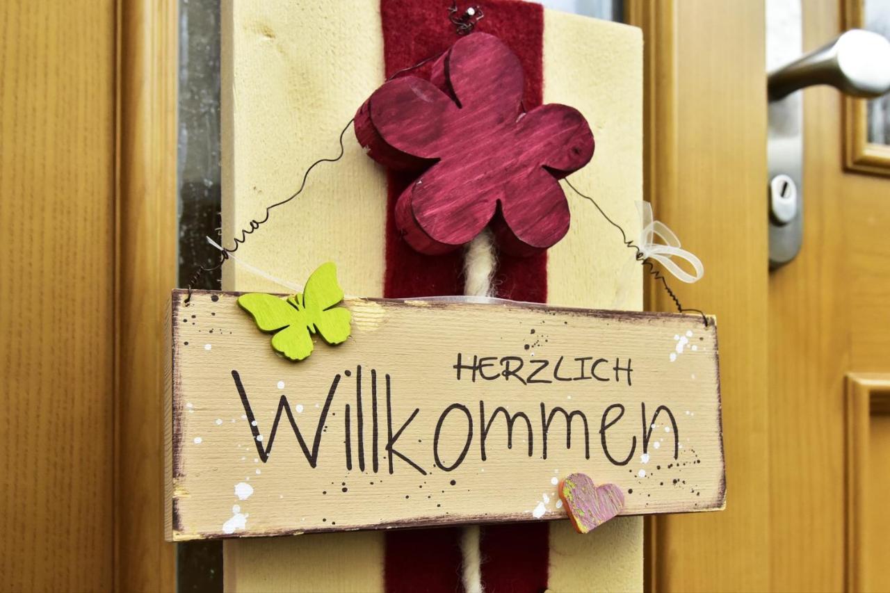 Zimmervermietung Zum Weissen Roessl Sarentino Exterior foto